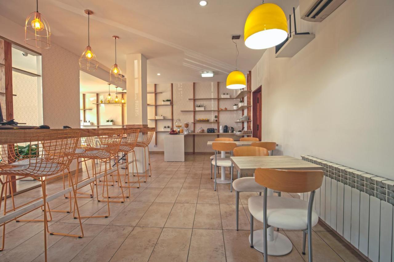 Huemul Hotel Neuquen Ngoại thất bức ảnh